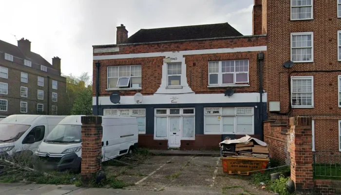 Antigo pub Duke of York em Clapham estaria sendo anunciado como "Salão de Fé" pela Faithful Global, segundo o Observer.