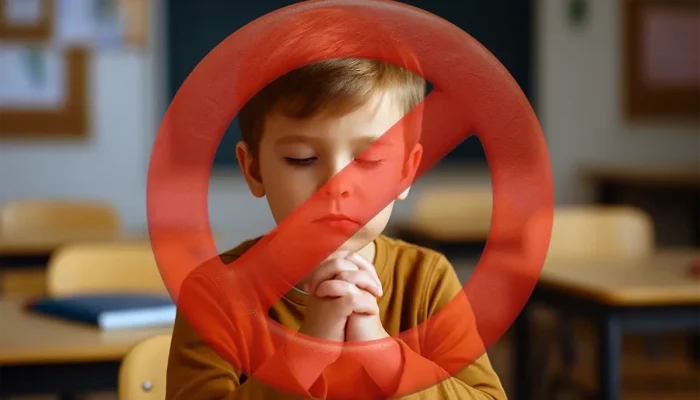 Muitas dioceses veem as escolas de fé como centrais para transmitir valores cristãos e para manter a presença da igreja na sociedade.